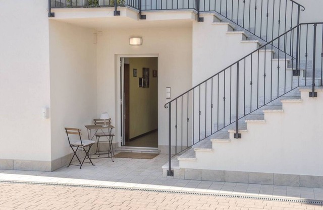 A11 - Varano, delightful three-room apartment with garden