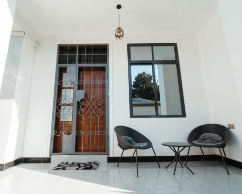 Adizo house - close to beach with AC, Washingmachine and Wifi