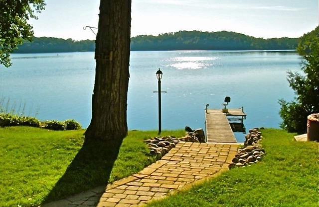 Adorable Family Cabin near Detroit Lakes on peaceful, clean Trowbridge Lake