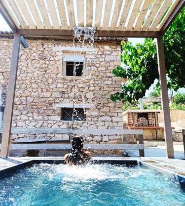 Agios Ioannis Stone Cottage with Private Heated Pool & Hydro-massage