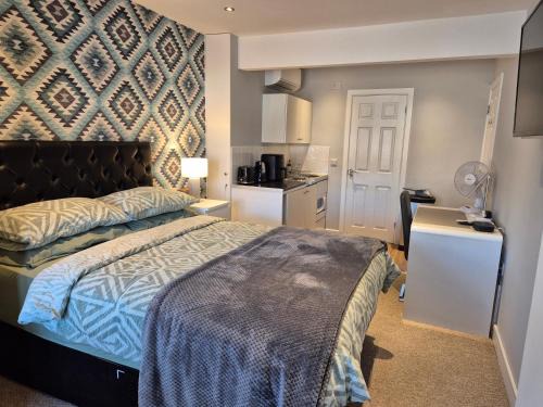 Air Conditioned self-contained private annexe