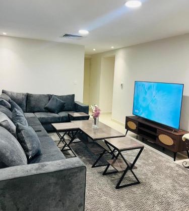 AL HUWAILAT DELUXE APPARTMENT