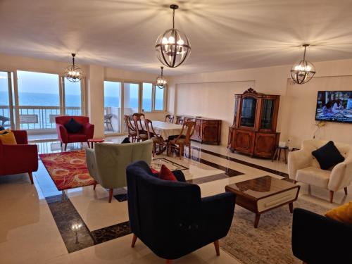 Alex sea view apartment - families only