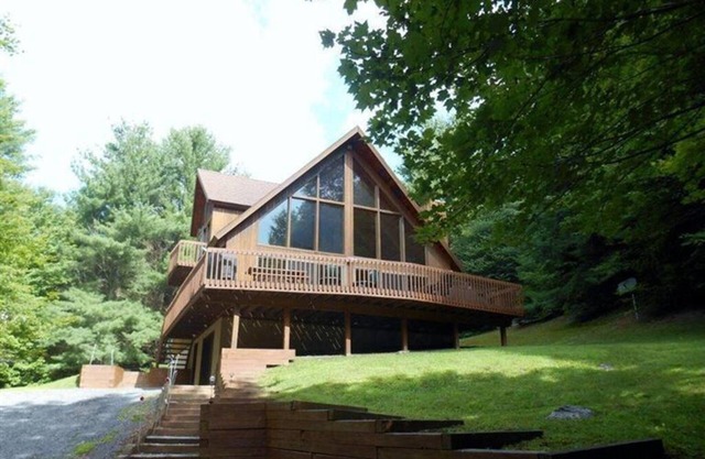 Alpine Charm between Hunter and Windham