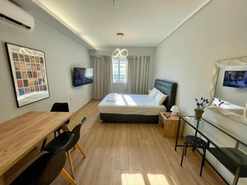 Amazing apt in Athens close to Metro Station