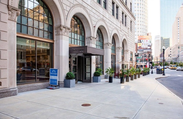 Amazing Back Bay 1BR w/Gym, nr Boston Public Garden, by Blueground