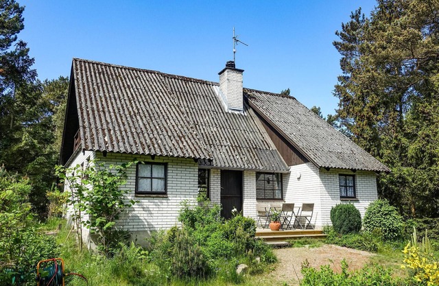 Amazing home in Nexø with kitchen