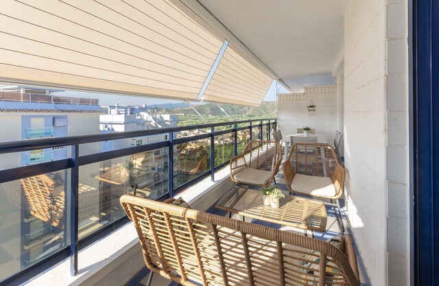 Amazing modern style condo, wifi free, interantional channels, heating swimming pool, children's area, BBQ