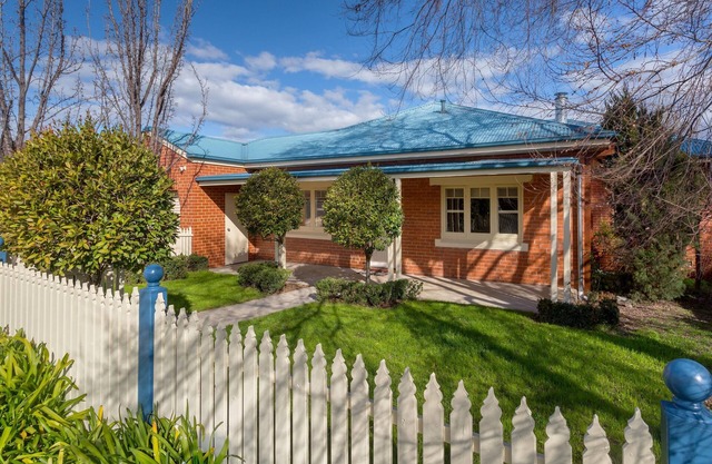 Ampleforth East- spacious and stunning, parking and wifi! - Spacious four bedroom home