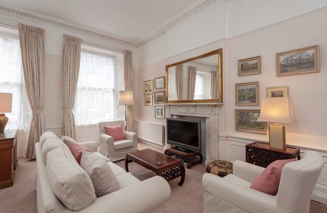 An elegant two-bedroom apartment in the heart of the city. Sleeps 4.