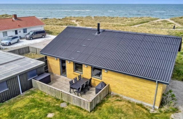 "Andi" - 50m from the sea by Interhome