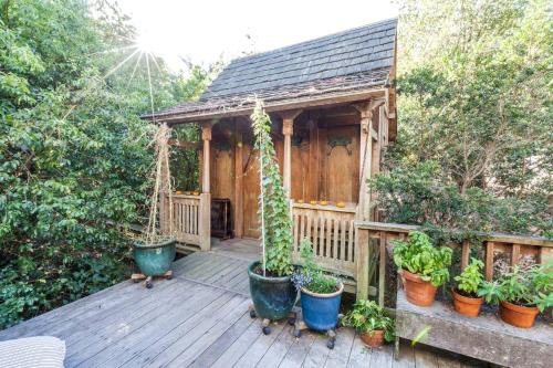 Antique Indonesian Teakwood Cottage for a Romantic Getaway in Petaluma, California