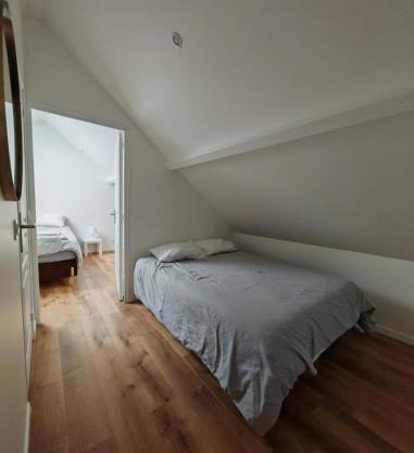 Apart Fosses 10 min to PAsterix Airport PARIS 30 min
