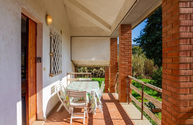 Apartment 'Casa Marina Ampio - Castiglione' with Shared Terrace, Balcony and Wi-Fi