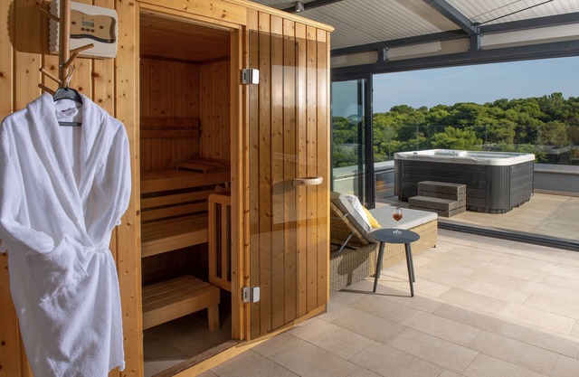 Aparthotel Punta Blu - 300m from the beach, with Pool