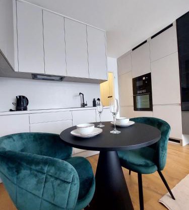Apartman Zoku s private garage parking free