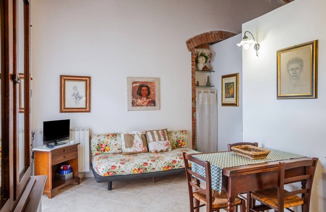 Apartment 'Aia' with Private Garden, Wi-Fi and Air Conditioning