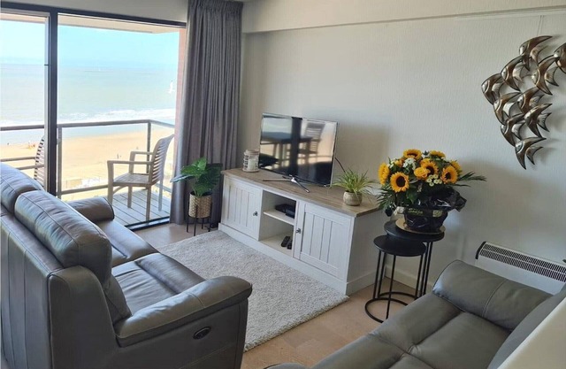 Apartment by North Sea with Ocean Views