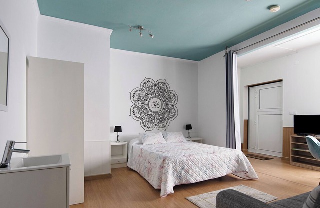 Apartment 'Cantinho Dos Remédios' with Mountain View, Wi-Fi and Air Conditioning