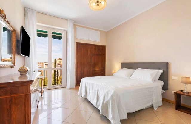 Apartment 'Firenze Blu' with Balcony, Wi-Fi and Air Conditioning