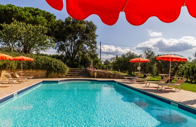 Apartment 'Grillo' with Shared Pool, Wi-Fi and Air Conditioning