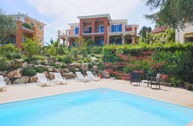 Apartment in Provence with Pool & Golf