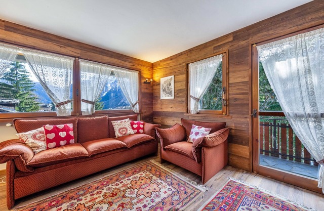 Apartment “In centro a Courmayeur Mont Blanc” with Mountain View & Balconies