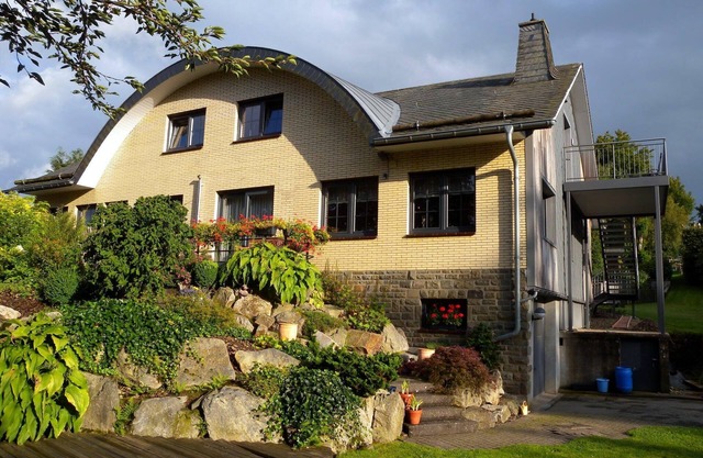 Apartment in Weywertz with Private Garden