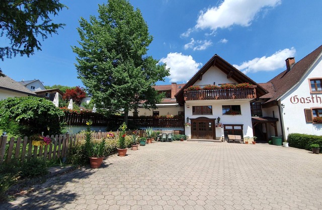 Apartment in Wies at the foot of the Köhlgarten. Many hiking possibilities