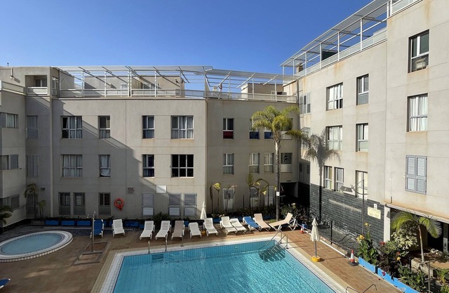 Apartment near the beach with pool and WIFI (I)