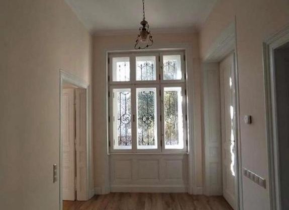 Apartment next to the Fuchs Museum