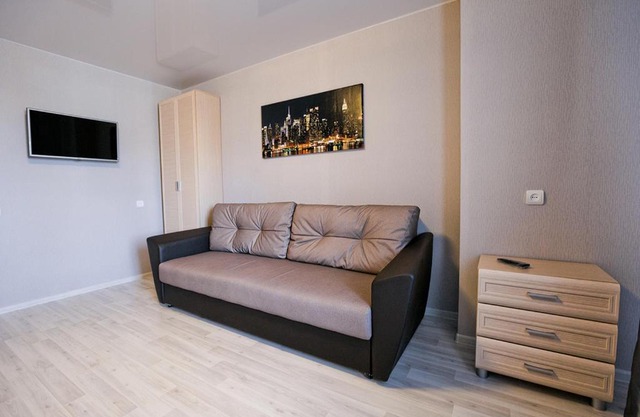 Apartment on 1917 street