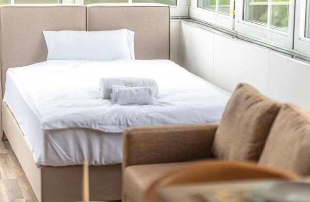 Apartment with 1 bedroom and balcony - Colakation GmbH