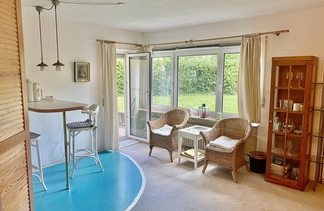 Apartment with flair right on the marina