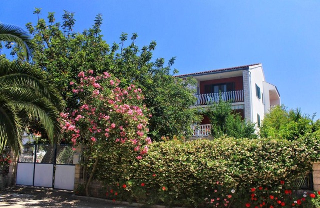 Apartments by the sea Loviste, Peljesac - 10182