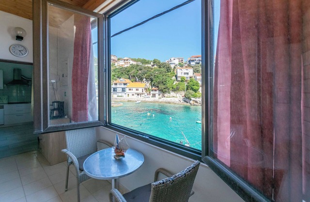 Apartments First row (97721-A1) - Zavalatica