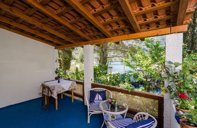 Apartments Vera - One-Bedroom Apartment with Terrace and Sea View (Rea)
