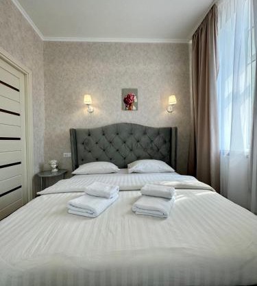 ApartPoltava 3-кімнатна FAMILY до 8 спальних місць ЦЕНТР ресторан Peperonchino