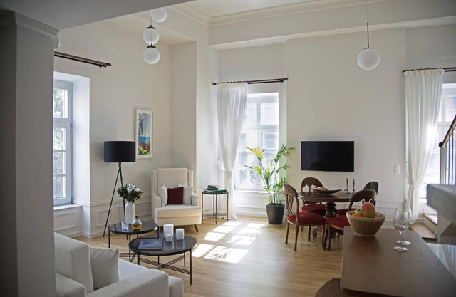 Apeliotis | 2BDR Suite Apartment with Acropolis View