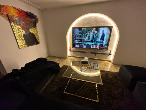 APOLO- Modern 1-Bedroom apartment in Heart of Zamalek visits allowed