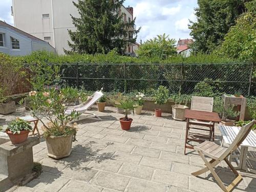Appartement avec terrasse et jardin