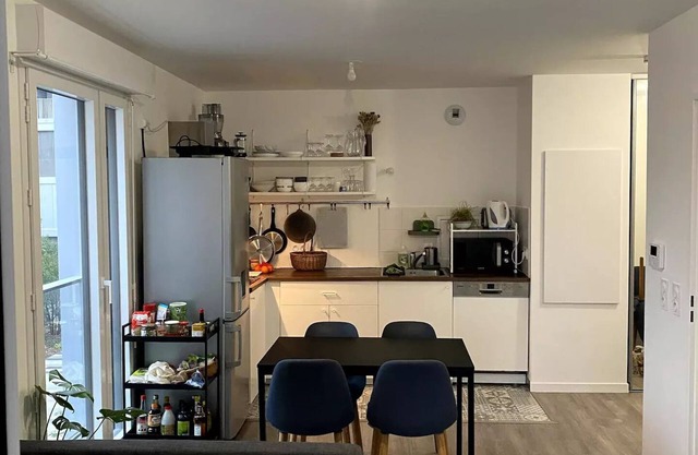 Appartement à 5 Minutes du Métro, Parking Sécurisé, Idéal Pour les Familles