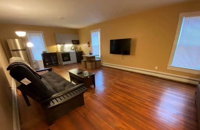 Apt 2C Lake Bomoseen Inn “The Dog” with boat slip.