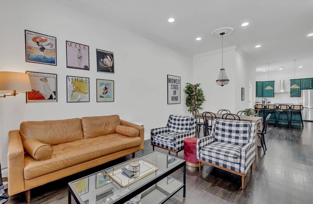 Art Deco Inspired Designer 2 Bed Loft in West Town by AllSet Turnover