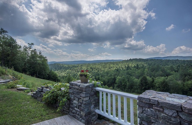 Artist's Own Luxury Residence Newfane Vermont - Stunning Views 25 Acres