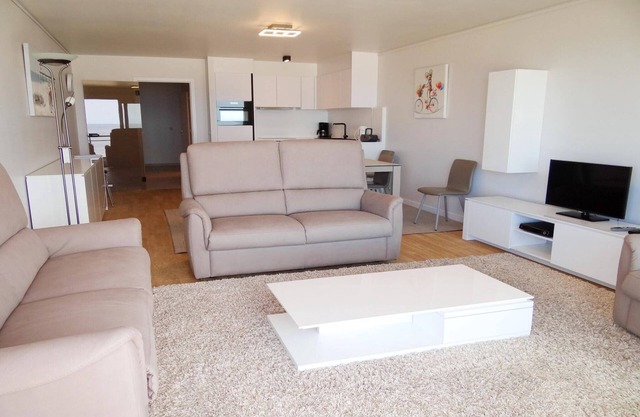 Attic Apartment in Nieuwpoort with Sea Views