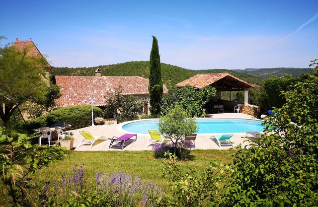 Authentic house of quercy with swimming pool and beautifull view