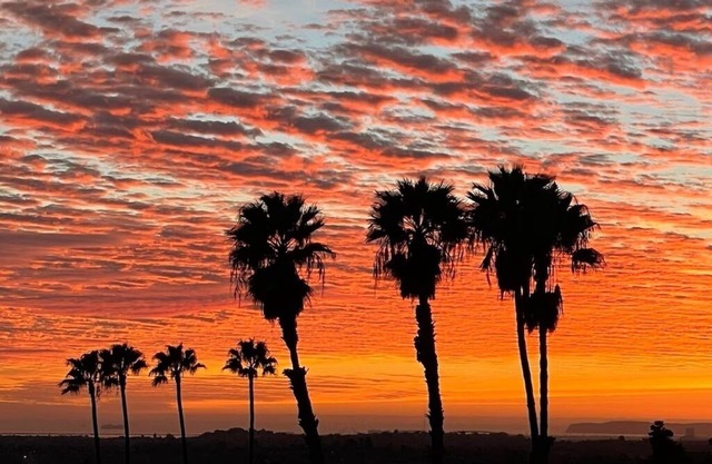 AWESOME 4 BR 3.5 BA MOUNTAIN and OCEAN VIEW UPGRADED ESTATE