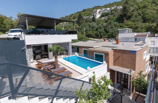 Awesome apartment in Klek