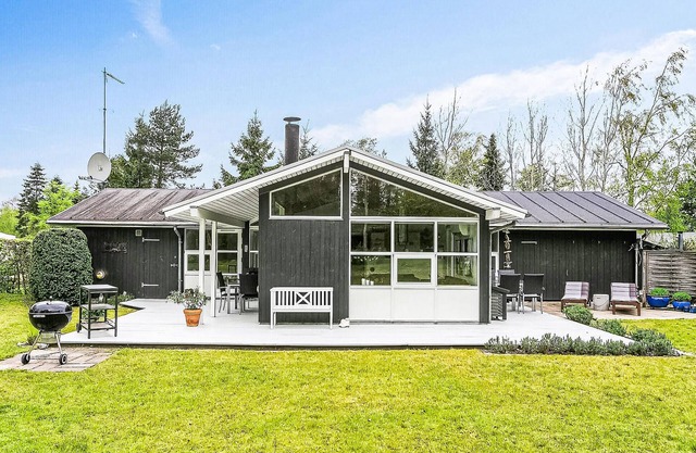 Awesome home in Gedser with sauna